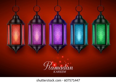 Laternenlampe oder fantasievolle Vektorgrafik mit bunten Lichtern, die auf dunklem rotem Hintergrund hängen, mit ramadan kareem Gruß für Muslim.  Vektorgrafik.

