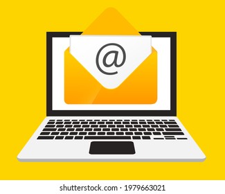 Portátil con sobre en la pantalla del ordenador. Dibujo vectorial de diseño plano por correo electrónico sobre fondo amarillo.