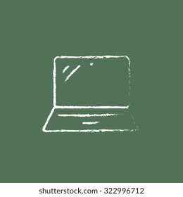Mano portátil dibujada con tiza en un icono blanco vectorial de pizarra aislado en un fondo verde.