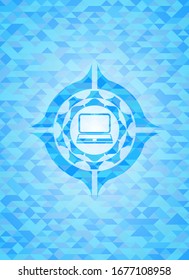 icono de portátil dentro de un emblema de mosaico azul cielo realista