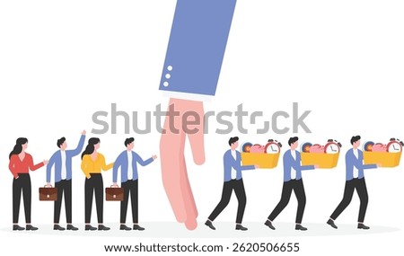 Large-scale layoffs in the company's business, a group of businessmen white-collar workers dismissed, the economy, business project downturn or poor business performance of a large percentage of white