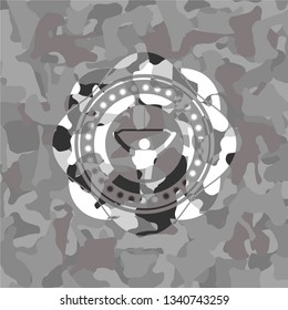 lat pull down, exercise icon inside grey camouflage texture