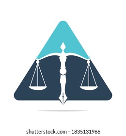 Logo vectorial de la ley con equilibrio judicial simbólico de la escala de la justicia en un bolígrafo. Triangle Balance con diseño de plantilla vectorial Pen Nib.