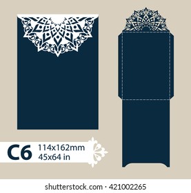 Envelope parabenizatório de layout com padrão de aberturas esculpido. O modelo é adequado para cartões de casamento, convites, etc. Imagem adequada para corte a laser, corte de plotter ou impressão. Vetor