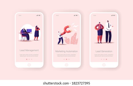 Integrierte Bildschirmvorlage für die Verwaltung mobiler App. Geschäftsleute entwickeln eine digitale Marketingstrategie für Kunden, die sich anziehen, Automatisierungskonzept. Vektorgrafik von Cartoon People