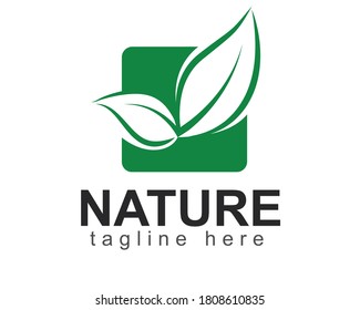 Logo de la hoja en verde natural