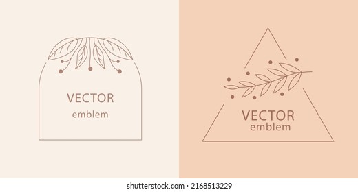 Conjunto monograma de hoja. Arco de arcos de hojas ornamentales dibujadas a mano y marco triangular, emblema de arte floral moderno. Elegante diseño de cartas. Decoración de productos ecológicos vectores, imagen de logotipo de spa o tienda ecológica