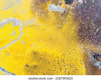 Textura de resumen de mármol. Fondo de salpicadura fluida. Pintura de Holi Amarillo. Grunge vectorial fluido. Fuego solar de gradiente líquido. Incendio rojo de tinta acrílica. Espacio de salpicaduras de tinta de alcohol. Ciencia abstracta moderna y caliente
