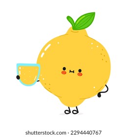 Limón con vaso de jugo. Caricatura dibujada a mano del vector icono de ilustración del personaje kawaii. Aislado sobre fondo blanco. Carácter limón con concepto de zumo