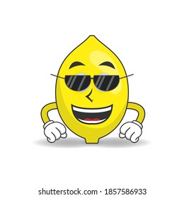 Carácter mascota de limón con gafas de sol. ilustración vectorial