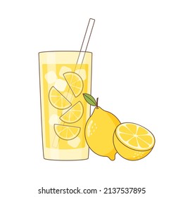 Limonade aus Glas mit Zitrone	