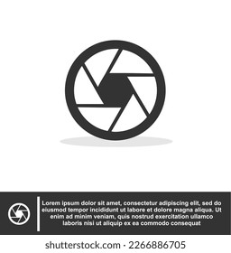 Lens shutter icon in black and white colour