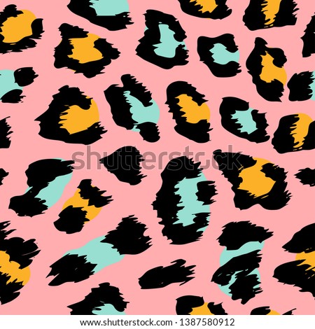 Leopard pattern design - funny  drawing seamless pattern. Lettering poster or t-shirt textile graphic design. / wallpaper, wrapping paper. Сток-фото © 