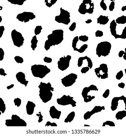 Leopard pattern, wild jungle seamless background texture. Vector illustration for your design.