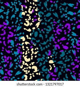 Leopard print animal skin pattern. Bright seamless pattern with leopard texture. Animal pattern.