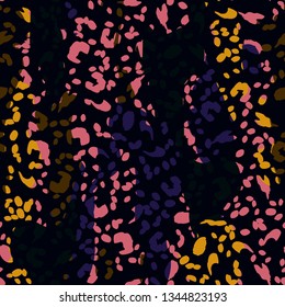 Leopard print animal skin pattern. Bright seamless pattern with leopard texture. Animal pattern.