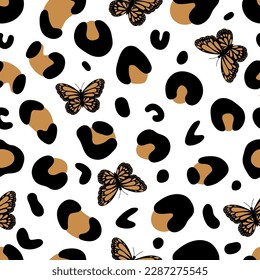 Leopard print with butterfly. Cat paw pattern with  butterflies. Leopard vector seamless pattern. Leopard skin texture. For textiles, clothing, bed linen, office supplies.