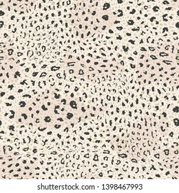 Leopard print pattern. Vector seamless background. Animal skin texture of jaguar, leopard, cheetah, panther, puma. African safari style pattern, wildlife theme. Repeat design for decor, textile, cloth