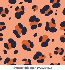 Leopard print seamless pattern. Minimalistic hand drawn animalistic trendy pattern. African safari background in natural colors. Vector illustration