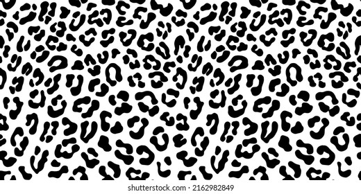 Leopard print seamless pattern. vector