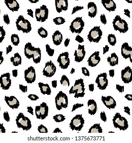 Leopard seamless pattern. Animal print. Vector background