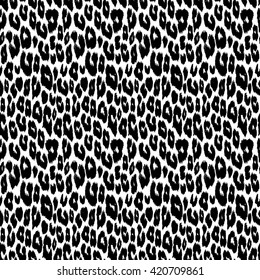 Leopard skin fashion pattern seamless.