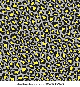 leopard skin pattern. seamless leopard yellow spots. vector print of animal skins for fabric or print. wild cats.