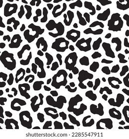 Leopard skin seamless pattern. Vector illustration background. 