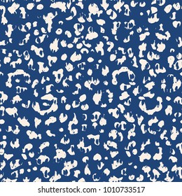 Leopard vector seamless motif.  Watercolour hand drawn leopard seamless pattern.  Animal skin allover ink rapport.  Tribal repeated cat print. Minimal geometric cheetah background.