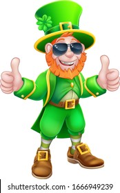 Una mascota de caricaturas del Día de los Patrones Leprechaun vistiendo gafas de sol frías y dándole el pulgar hacia arriba
