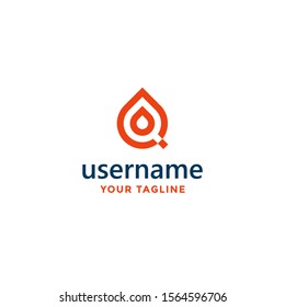 lettee q logo design elegant. Minimal awesome trendy professional logo design template on black background.