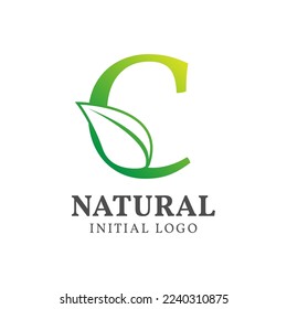letra C con diseño de logo de vector inicial natural hoja
