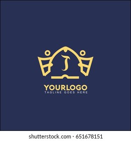 I letter creative king crown logo. Royal Palace Vector illustration.