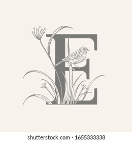 Carta E, hierbas decorativas, flores lindas y pájaros aislados. Decoración vectorial. Blanco y negro. Ilustración vintage. Patrón floral para saludos, invitaciones de boda, diseño de texto.