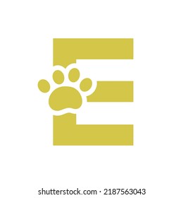 Logotipo de carta E con cuidado de mascotas, signo vector de diseño con logotipo de perro y plantilla de símbolo