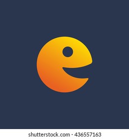 Logo-Symboldesign-Vorlagenelemente des Buchstaben E lächeln
