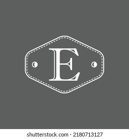 Letra E con estilo vintage y marco de caja. Letras de diseño creativo en colores grises y blancos. plantilla de ilustración de diseño creativo del logotipo de icono de emblema