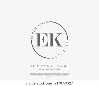 Letra EK logotipo de escritura manual inicial con firma y estilo dibujado a mano.