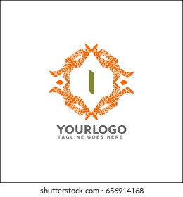 I letter emblem of the weaving circle. Monogram design for Royalty, business card, Boutique, Hotel, Heraldic, Web design, Jewelry. Vector illustration