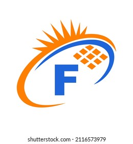 Letra F dentro del diseño del logotipo de energía de la celda solar o del panel solar. Logotipo de letra F con elementos solares, signo de Sun, paneles solares