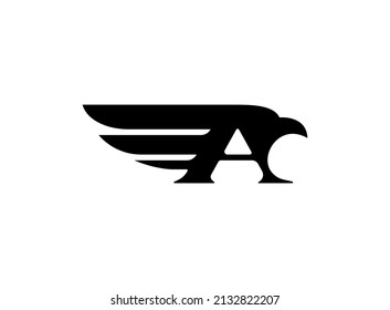 letra A halcón con logo de ala. letra un logotipo de iniciales con silueta de halcón