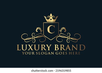 carta Marca inicial C elegante logotipo de lujoso monograma o plantilla de insignia con rollos y corona real, perfecto para proyectos de marca de lujo
