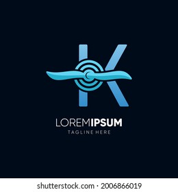 Letra inicial K Logotipo de hélice de avión Diseño Icono de vectores Ilustración gráfica Emblema 