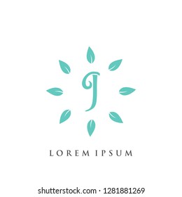 letter J circle logo design template. creative sign. Universal vector icon. leaves, natural, beauty style - Vector