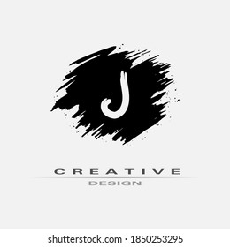 Logotipo de letra J con elementos de pincel y salpicadura. Diseño del logotipo J de la letra de pincel escrito a mano. Plantilla creativa adecuada para empresa, logotipo, emblema, monograma, joyería, cosmética, nombre de marca.