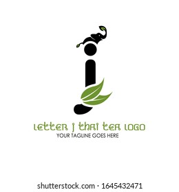 Letra J Tea Vector logo Diseño Inspiración para Thai Tea House y Café. Logo de elefantes con hojas de té Ilustración vectorial aislada en fondo blanco