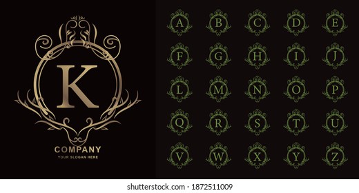 Letra K o colección alfabeto inicial con una plantilla de logotipo dorado de marco floral de lujo.
