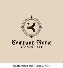 Plantilla de diseño de logotipo decorativo de letra k