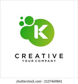 Letra K con elementos de plantilla de diseño de icono del logotipo de puntos