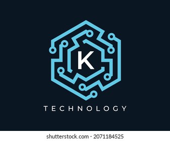Buchstabe K mit dem Logo für die Hexagon-Technologie. Vektorlogo-Vorlage